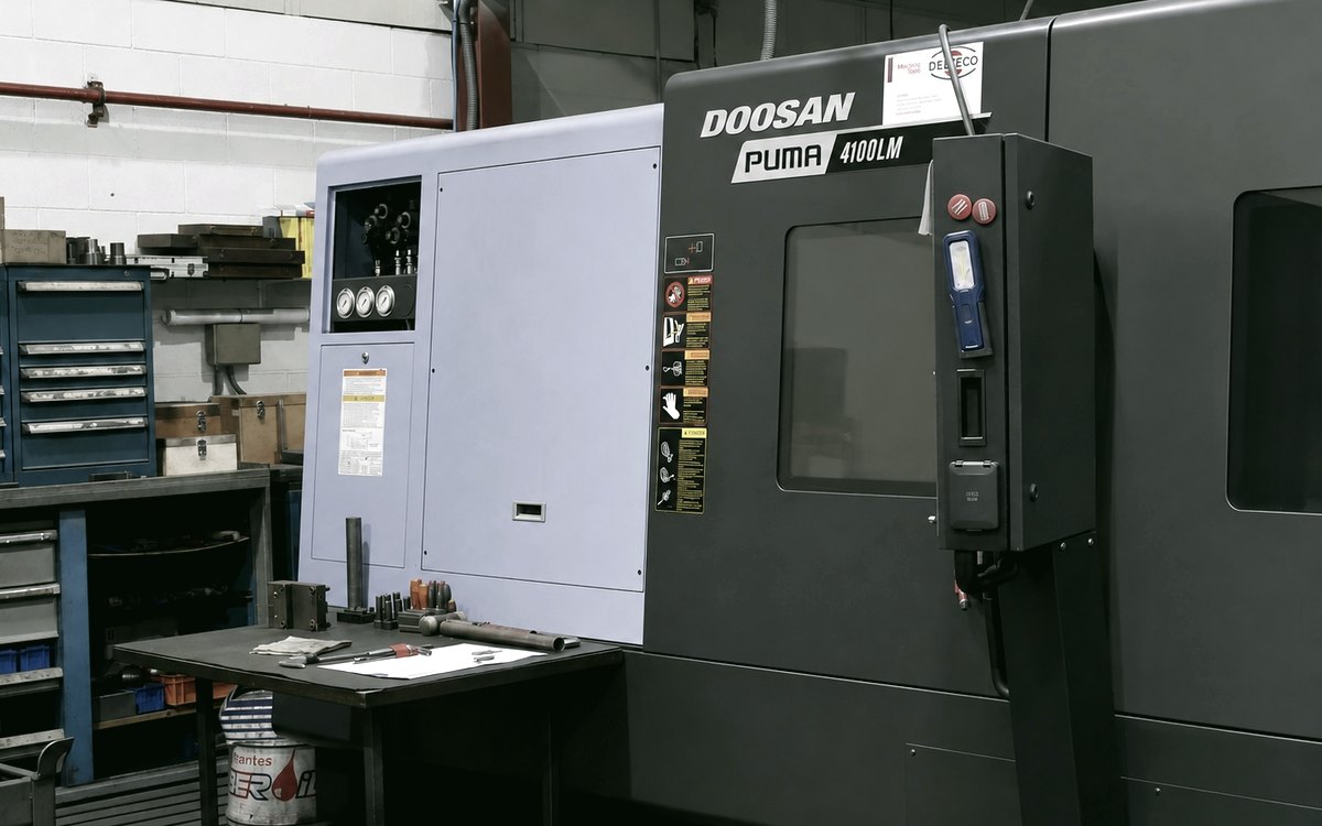 Torno de control numérico Doosan Puma 4100LM